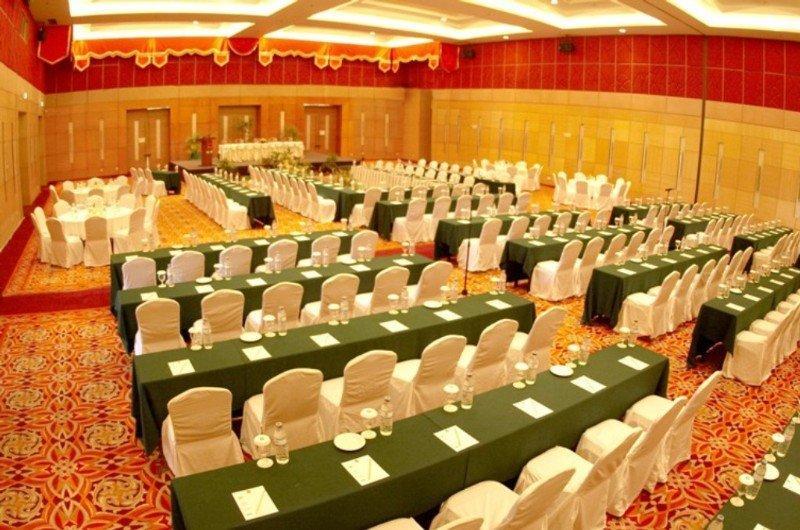 פקאנבארו Grand Suka Hotel מראה חיצוני תמונה