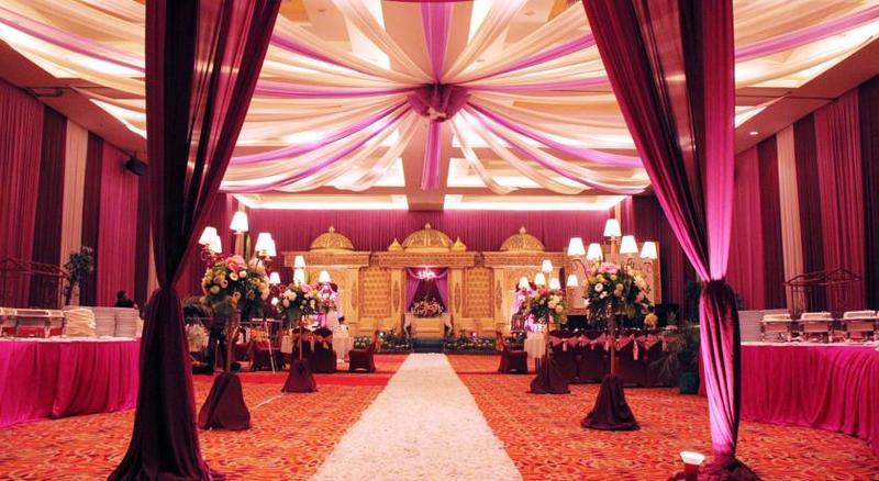 פקאנבארו Grand Suka Hotel מראה חיצוני תמונה