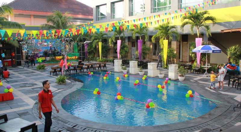 פקאנבארו Grand Suka Hotel מראה חיצוני תמונה