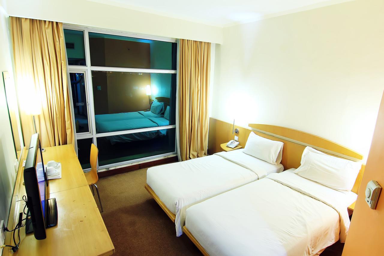 פקאנבארו Grand Suka Hotel מראה חיצוני תמונה