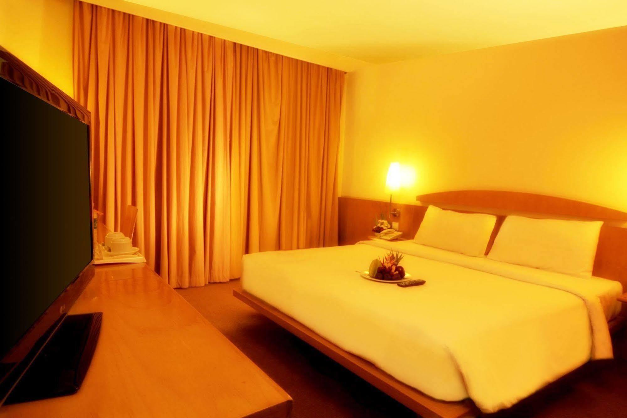 פקאנבארו Grand Suka Hotel מראה חיצוני תמונה